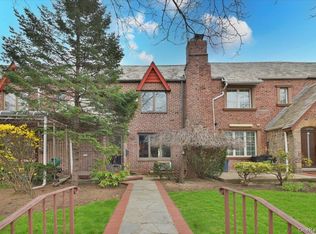 8750 62nd Rd, Rego Park, NY 11374