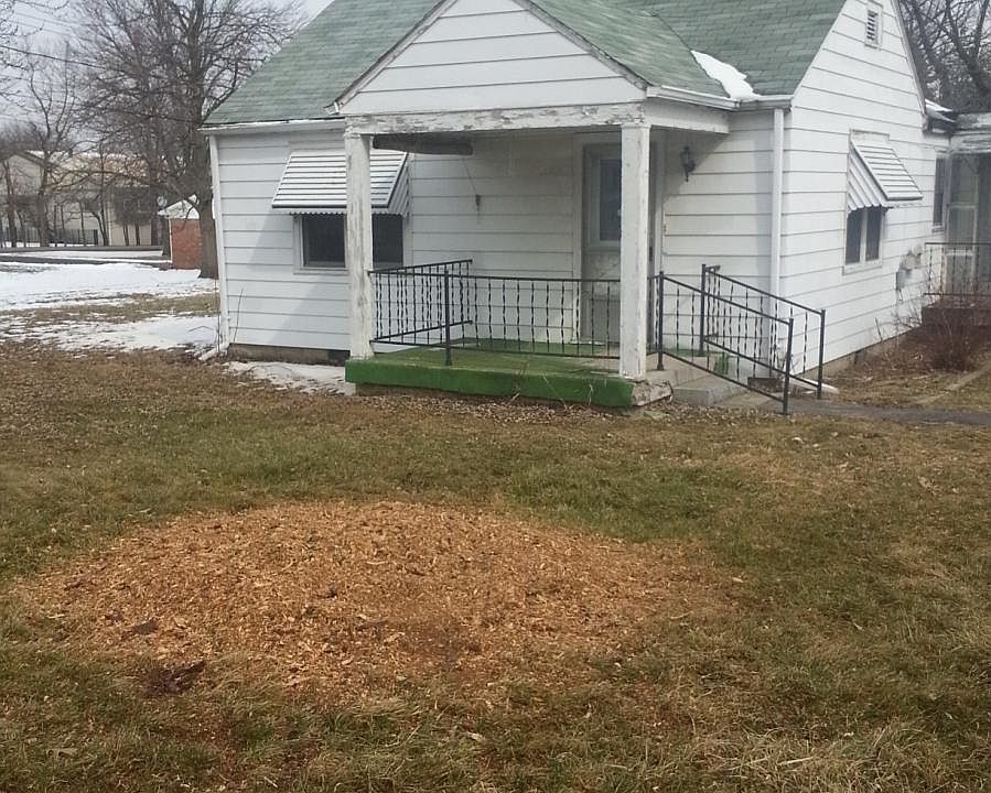 1st image of 325 N Whitcomb Ave