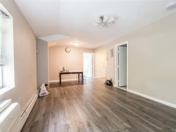 4th image of 4002 Grace Ave