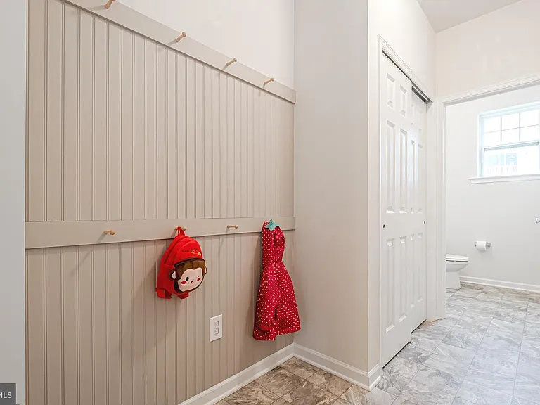 413 N Orchard St — Photo 8