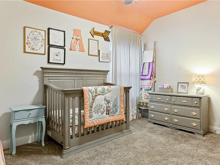260 Hilltop Dr — Photo 21