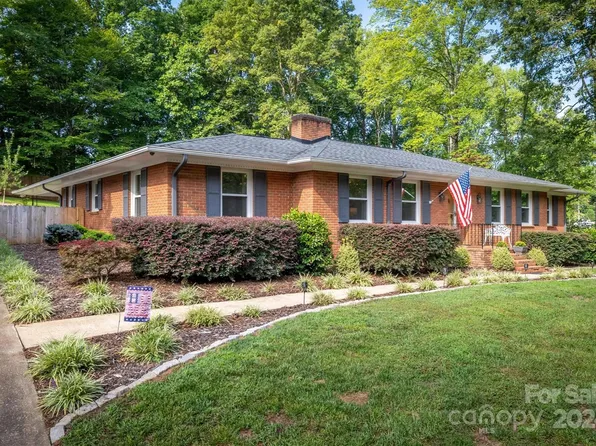 115 Wedgewood Dr, Morganton, NC 28655