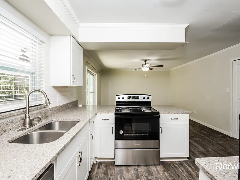 1349 Paradise Ln — Photo 5