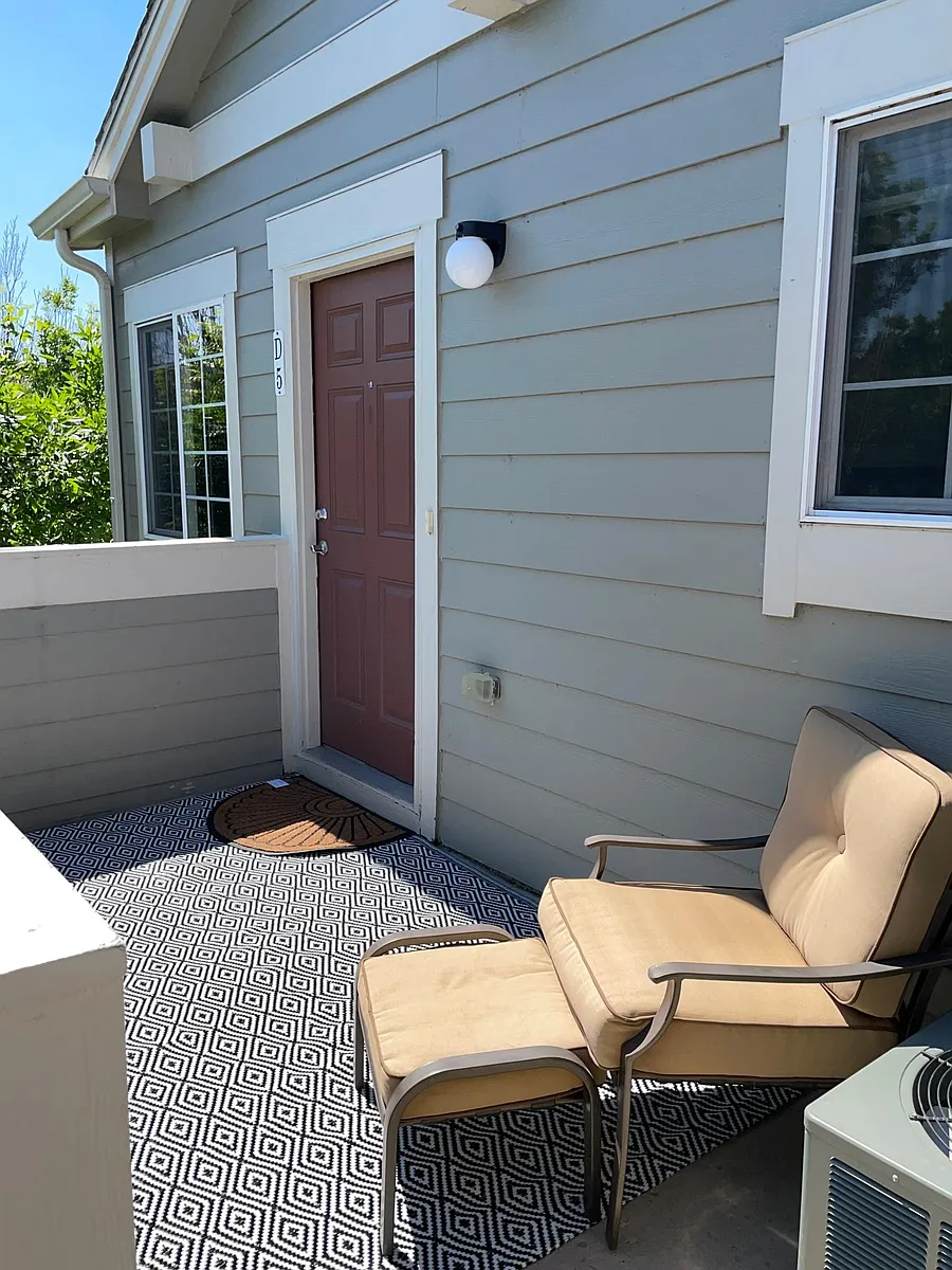 2nd floor penthouse entry - 14300 Waterside Ln #D5