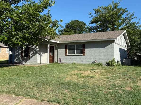821 E Glendale St, Crowley, TX 76036