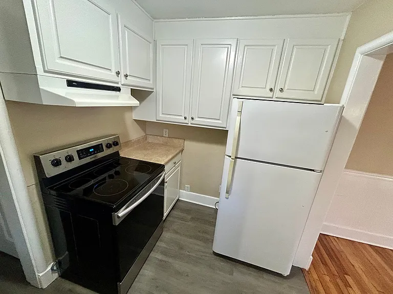 936 W Liberty St — Photo 7