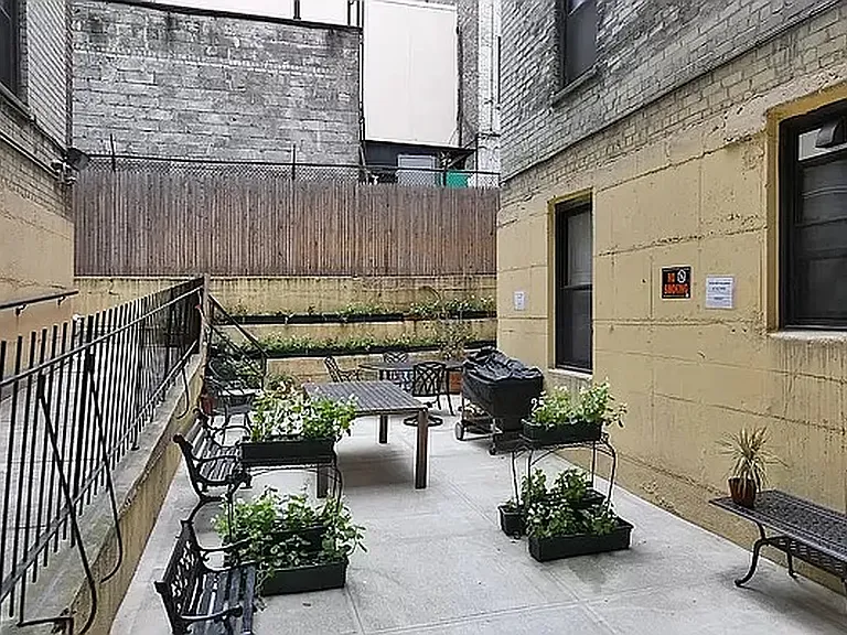 303 E 37th St #4N — Photo 11