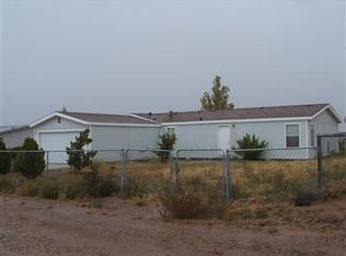 677 Meadowlake Rd, Los Lunas, NM 87031