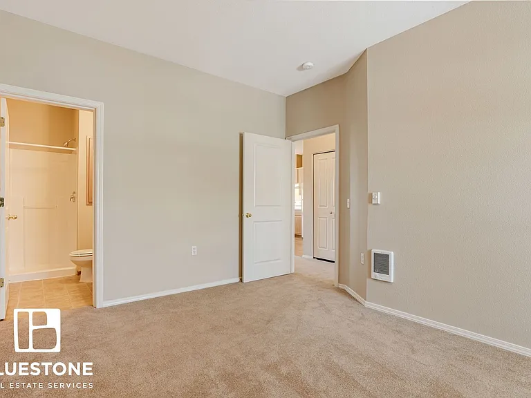 Hawk's Point Apartments — Photo 27