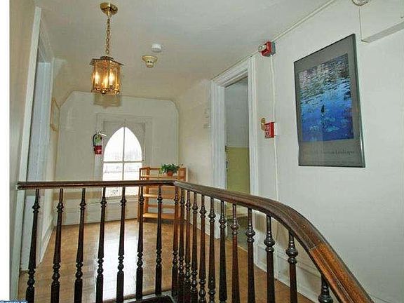 4th image of 100 S Main St Ste 3A