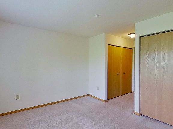 4th image of 635-645-655 Cedar Bluffs Ct #46