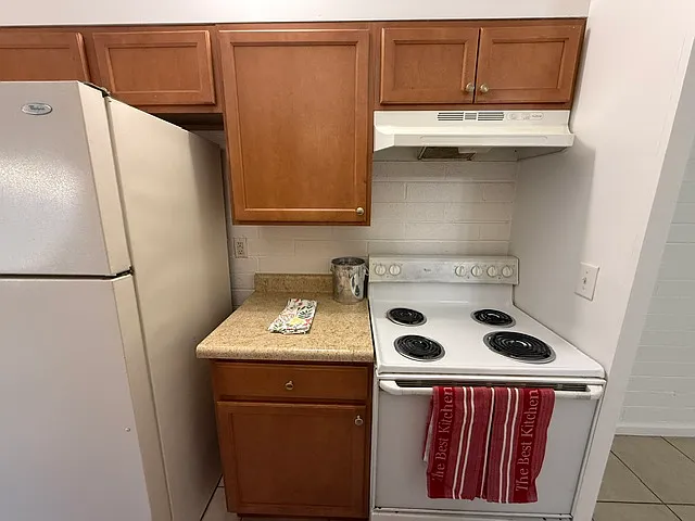 6251 N 48th Ave #4 — Photo 9