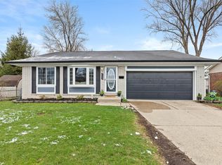 8895 Briarwood Dr E, Plymouth, MI