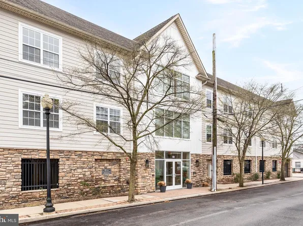 821 Harry St APT 105, Conshohocken, PA 19428