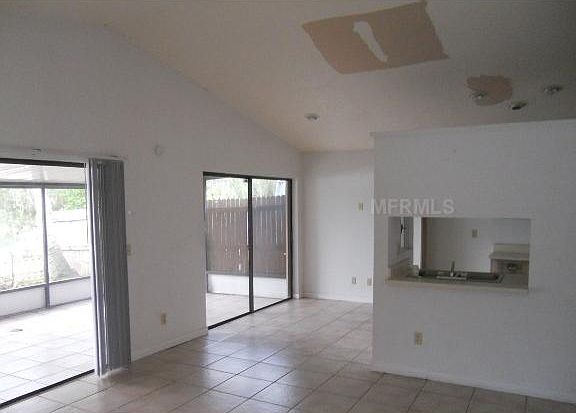 3rd image of 5104 Springwood Dr