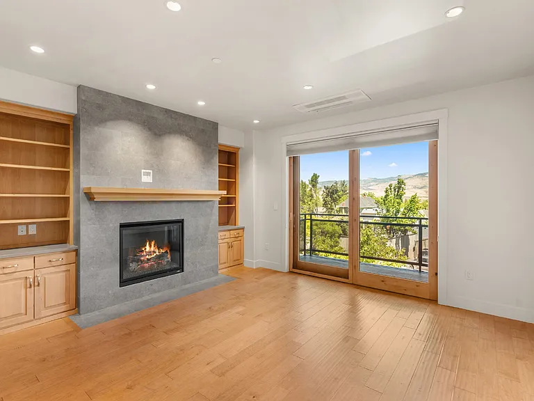 175 Lithia Way #201 — Photo 2