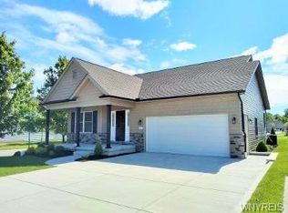 342 S Cayuga Rd, Williamsville, NY 14221