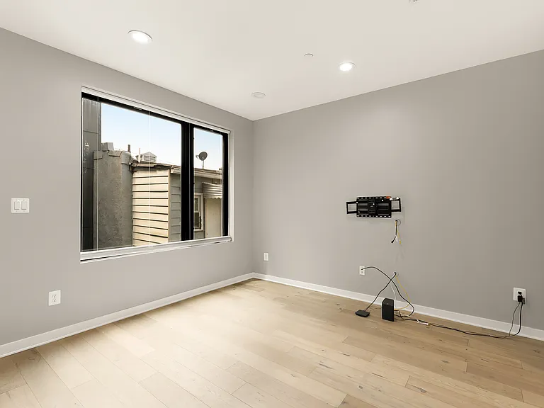 507 Kennedy St NW #6 — Photo 8
