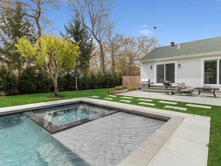 147 Pembroke Dr — Photo 8