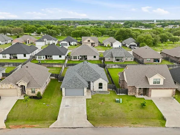 3312 Arrow Creek Dr, Granbury, TX 76049