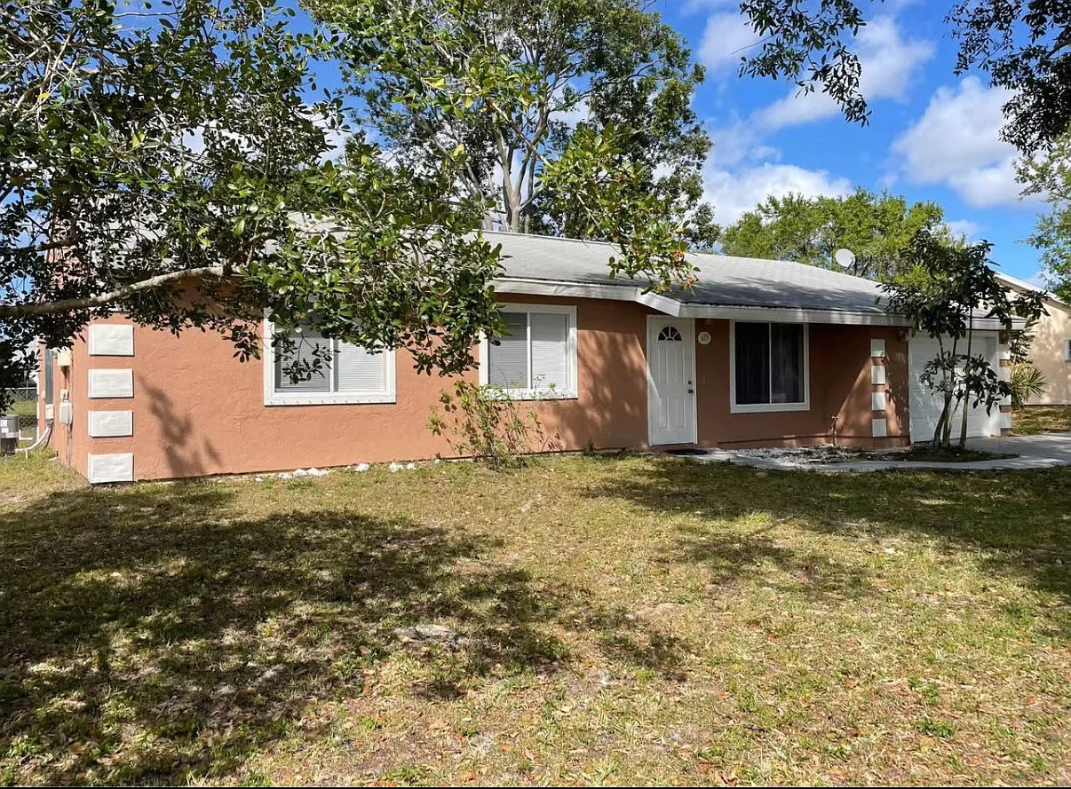 3 bed, 1176 sqft, $2,085 — Photo 1