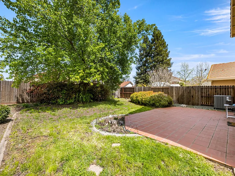 142 Kennerly Way — Photo 22