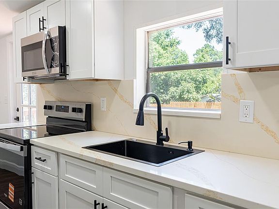 3rd image of 1809 NE 162ND STREET