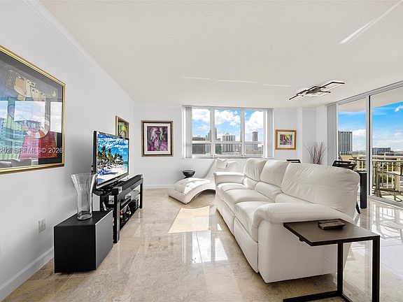 5th image of 2000 N Bayshore Dr APT 1502