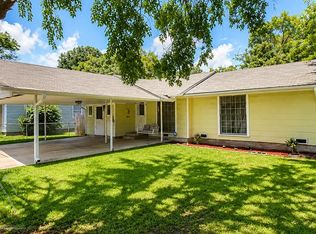 845 Singapore Dr, Wake Village, TX 75501