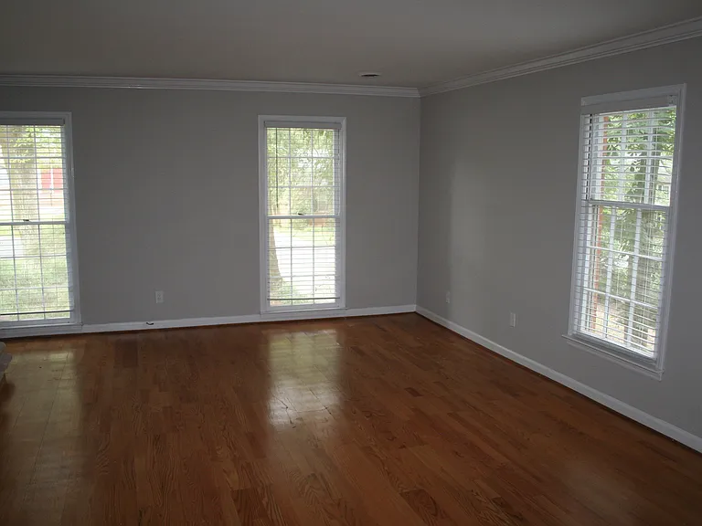 2900 Rustic Ln — Photo 5