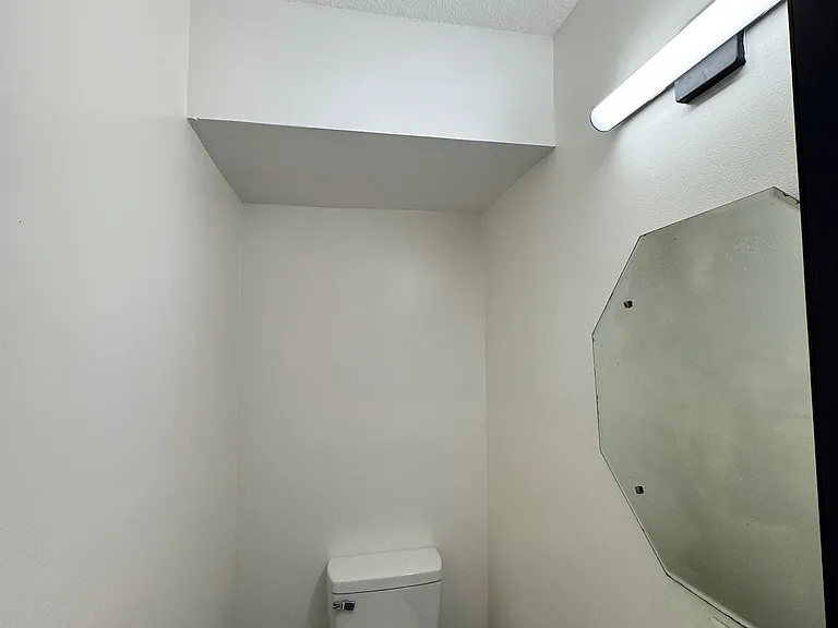 1870 Hart St #8 — Photo 5
