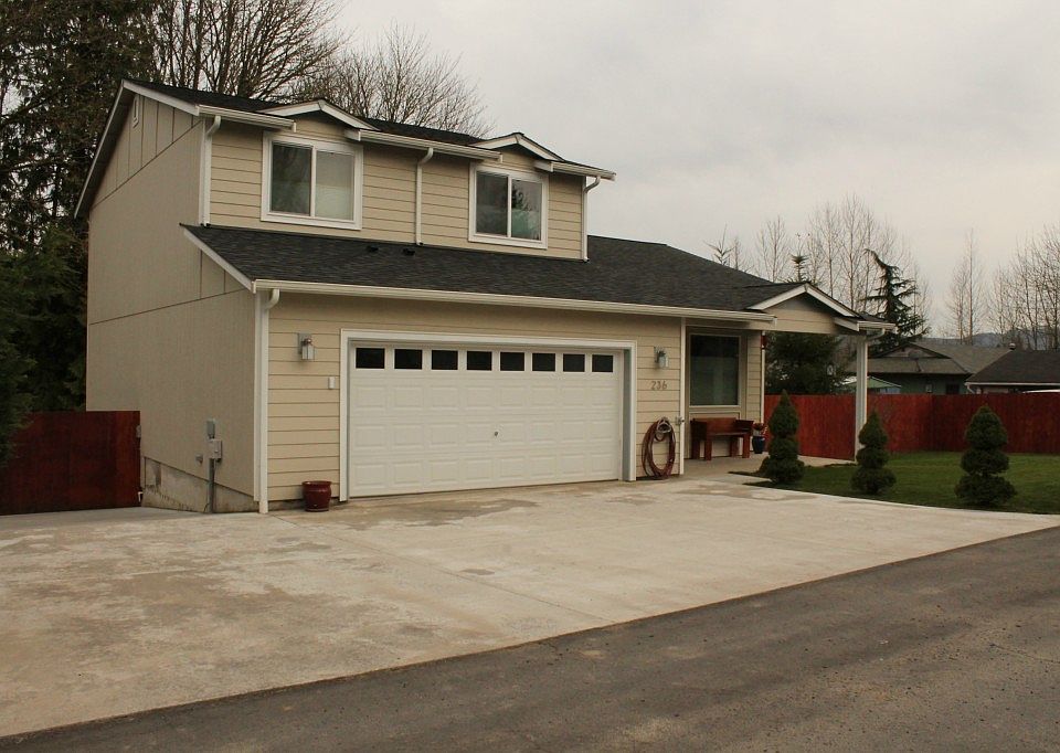 1st image of 236 Thompson Ct NE