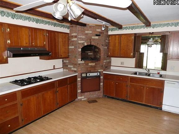 5th image of 823 Diane Ave