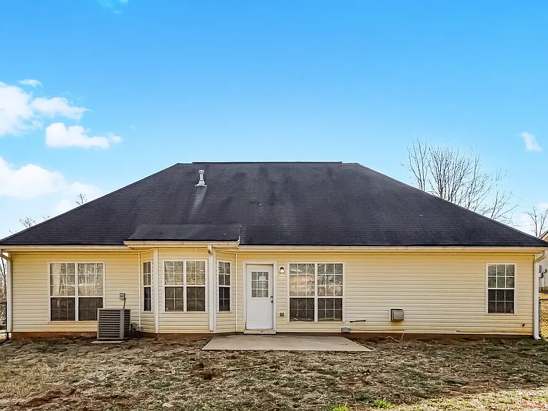 115 Syracuse Ln — Photo 16