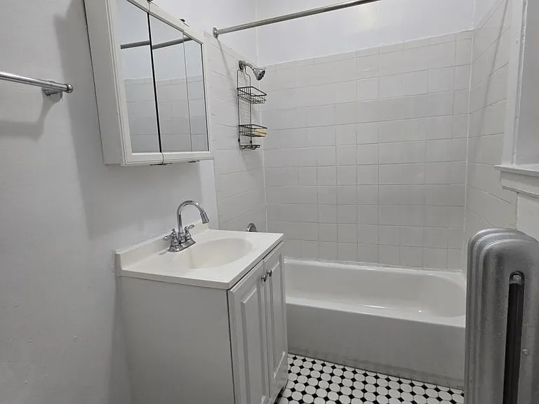 7755 N Sheridan Rd #2 — Photo 4