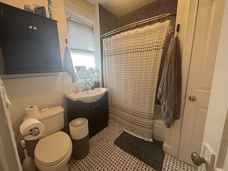 35 Queensberry St #16 — Photo 8