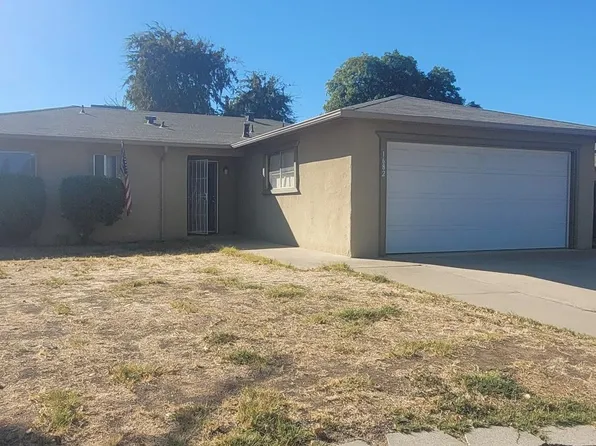 1682 Griffith Ave, Clovis, CA 93611