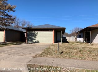 929 W Edgewood St, Springfield, MO 65807