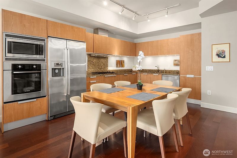 4th image of 1920 4th Avenue #1110