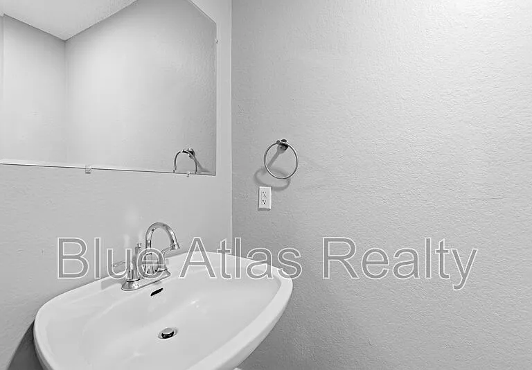 8108 Foxfire Ln #B — Photo 14