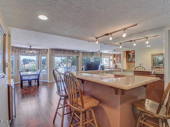 5th image of 3223 Monte Carlo Dr