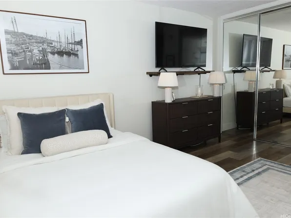 2442 Tusitala St APT 201, Honolulu, HI 96815