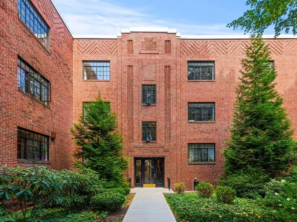 106 Sewall Ave APT 5, Brookline, MA 02446
