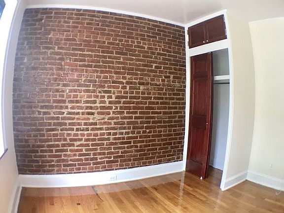 2nd image of 2132 Crescent St APT A8