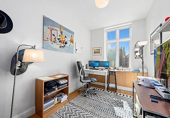 4th image of 159 W 24th St APT 4C