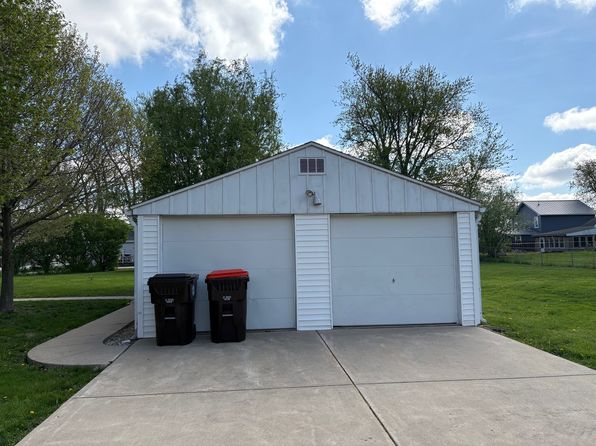 209 N East St, Danvers, IL 61732