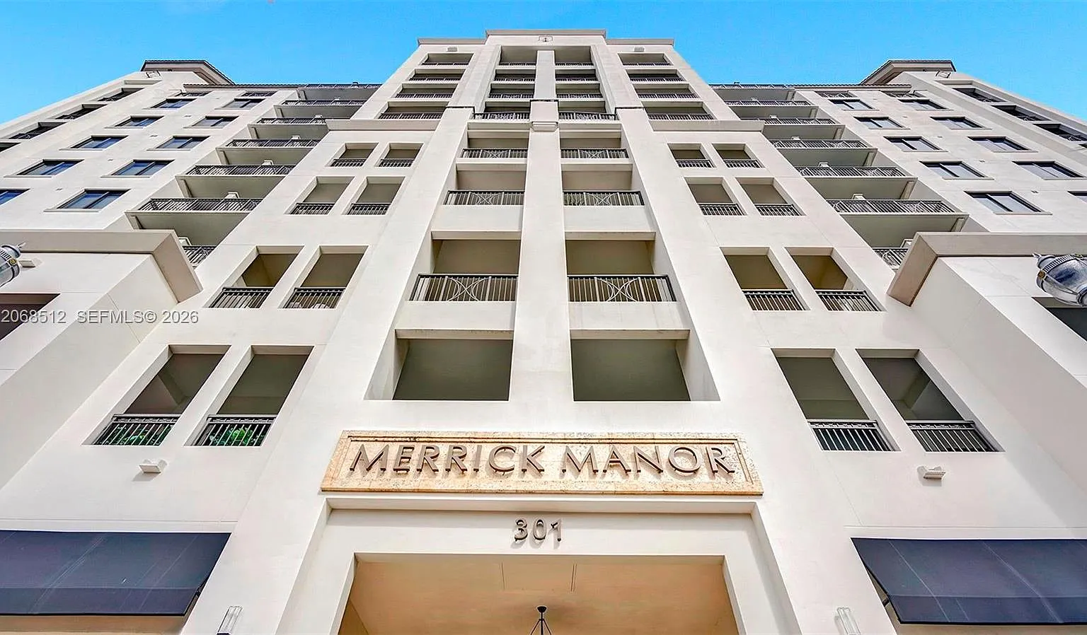 Merrick Manor Condo — Photo 1