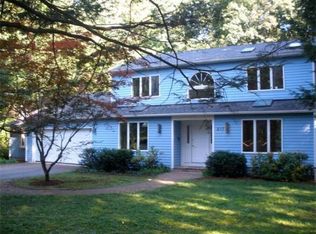 217 Aubinwood Rd, Amherst, MA 01002