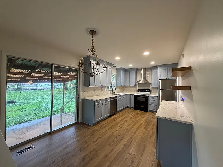 120 Forrest Dr — Photo 5