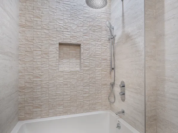 21-31 Shore Boulevard image 12 of 17